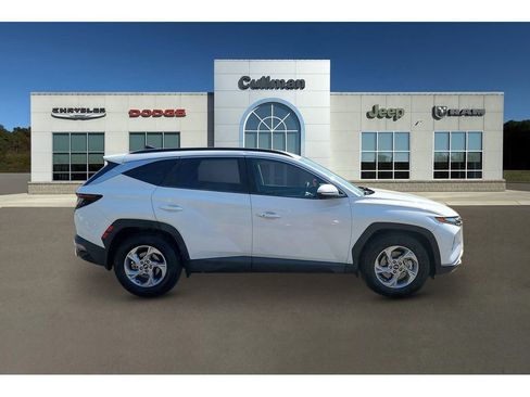 Used 2022 Hyundai Tucson SEL FWD image 2