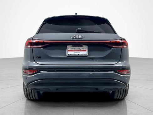 Used 2025 Audi Q6 e-tron Premium w/ Convenience Package image 4