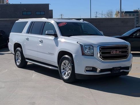 Used 2019 GMC Yukon XL SLT w/ Open Road Package AWD/4WD image 8
