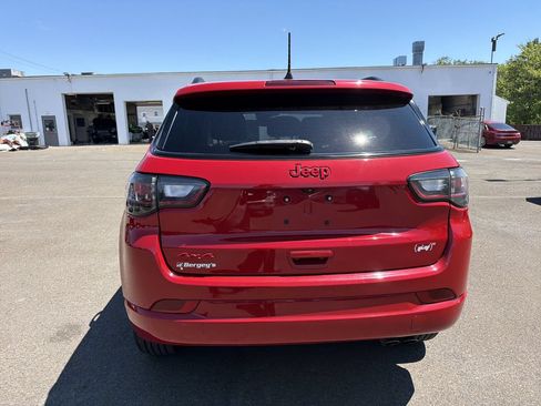 Used 2022 Jeep Compass Limited w/ (RED) Package AWD/4WD image 4