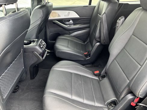 Used 2025 Mercedes-Benz GLS 450 4MATIC image 16