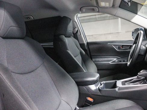 Certified 2025 Toyota RAV4 LE FWD image 17