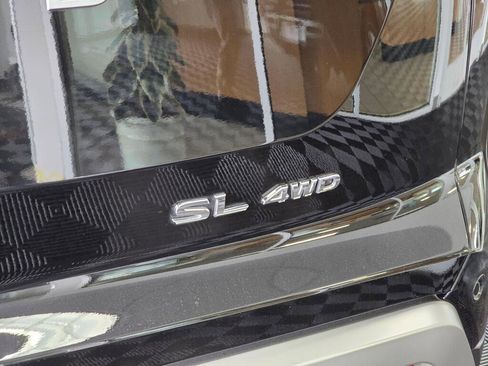 Used 2025 Nissan Pathfinder SL AWD/4WD image 14