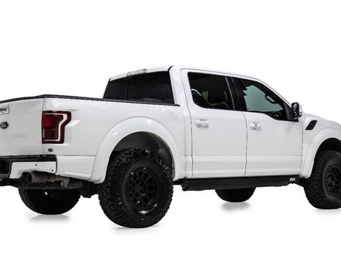 Used 2017 Ford F150 Raptor w/ Equipment Group 802A Luxury AWD/4WD image 3