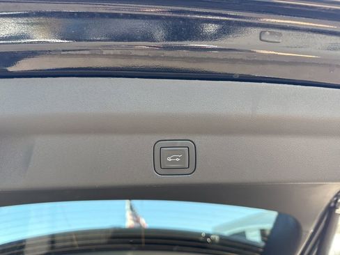 Used 2025 Cadillac Escalade IQ Luxury 2 w/ LPO, Premium Carpet Package AWD/4WD image 31