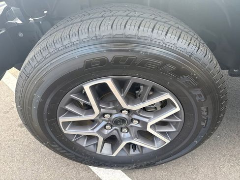 Used 2024 Jeep Wrangler Sahara image 32