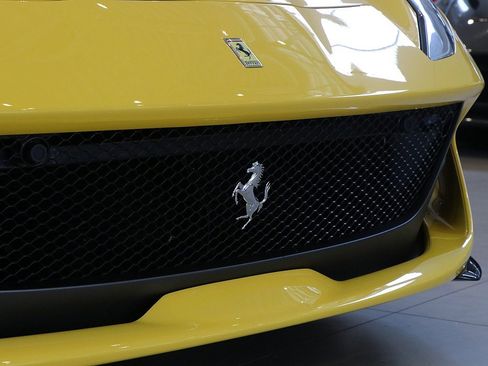 Certified 2021 Ferrari 812 GTS image 18