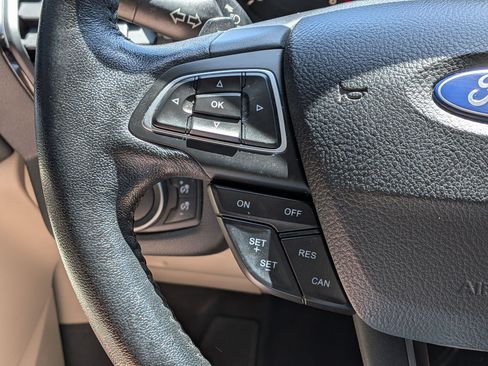 Used 2017 Ford Escape Titanium AWD/4WD image 19