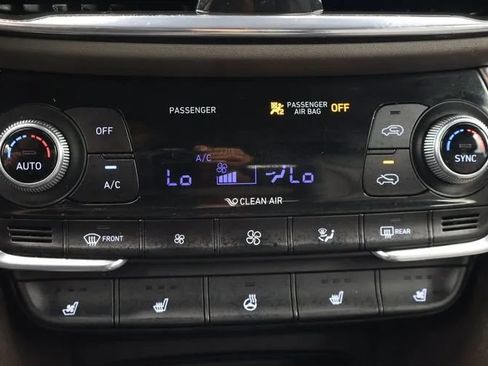 Used 2019 Hyundai Santa Fe AWD image 34