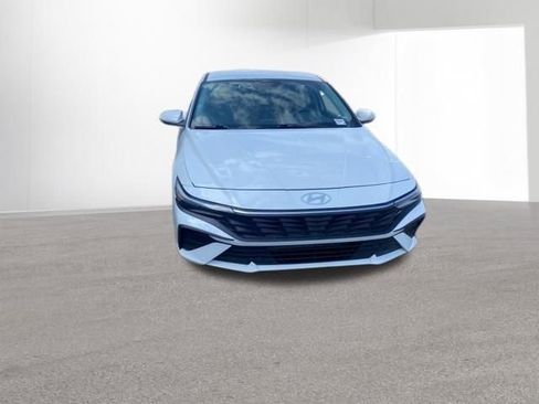 Used 2024 Hyundai Elantra SEL image 10