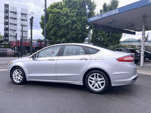 Used 2015 Ford Fusion SE FWD image 10