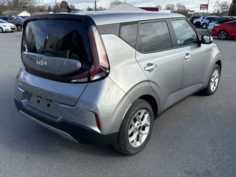 Used 2024 Kia Soul LX w/ Option Group 015 image 3
