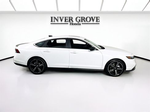 Used 2023 Honda Accord Sport image 4