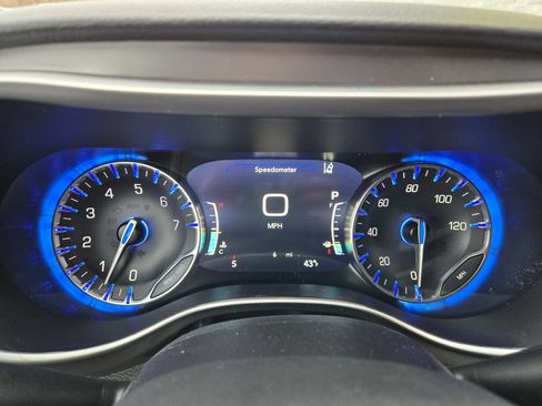 New 2026 Chrysler Pacifica Select AWD/4WD image 18