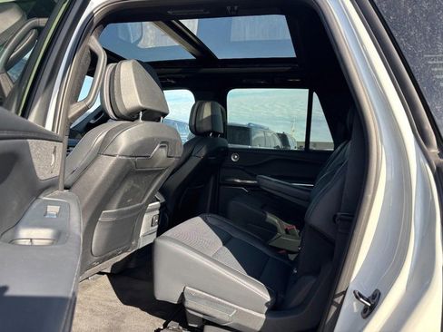 New 2025 Lincoln Navigator L Reserve w/ Jet Appearance Package image 11