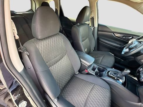 Used 2018 Nissan Rogue SV w/ Premium Package image 26