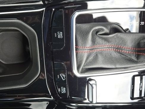 Used 2024 Jeep Compass Trailhawk w/ Trailhawk Elite Group image 33