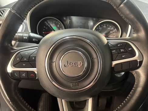 Used 2018 Jeep Compass Latitude AWD/4WD image 6