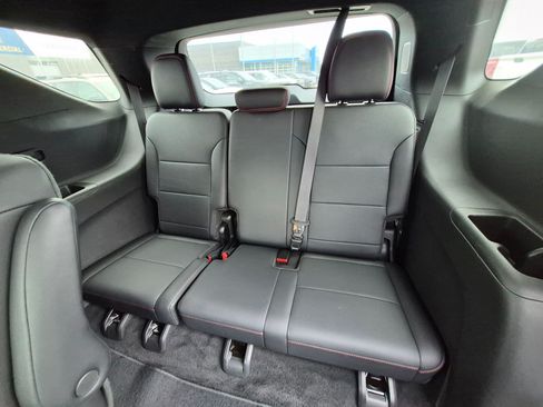 Used 2025 Chevrolet Traverse Z71 AWD/4WD image 28
