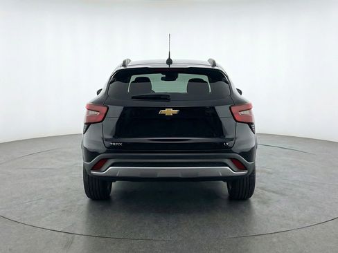 Used 2025 Chevrolet Trax LT FWD image 7