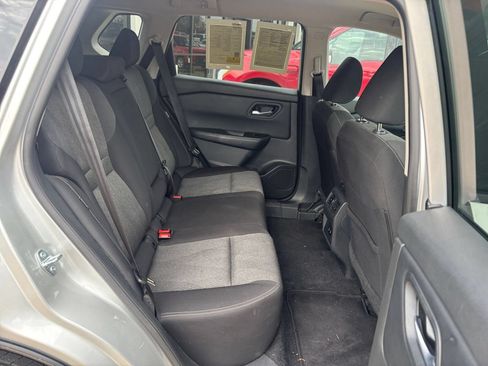 Used 2025 Nissan Rogue SV FWD image 28