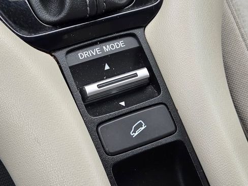 Used 2024 Honda HR-V LX image 23