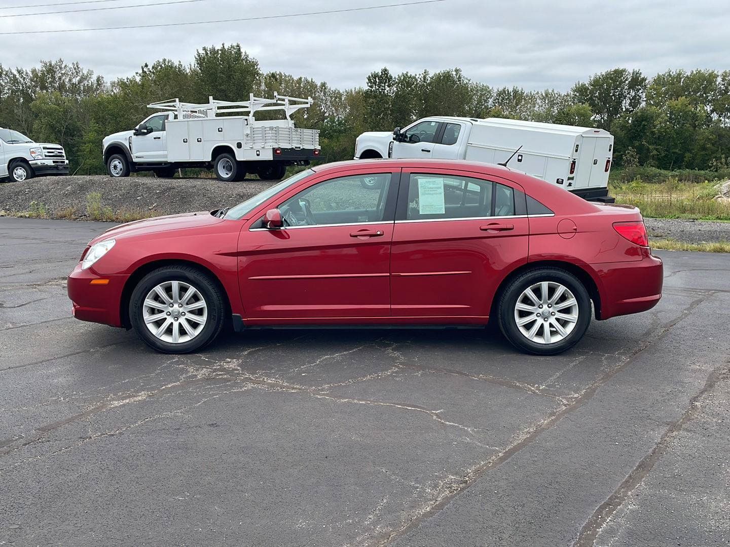 Used 2010 Chrysler Sebring Limited FWD image 2