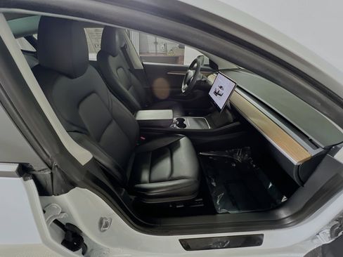 Used 2023 Tesla Model 3 Standard Range image 28