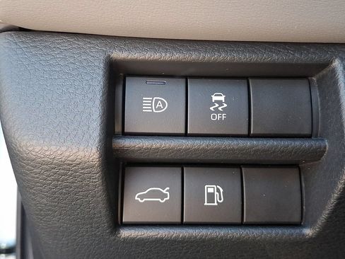 Used 2020 Toyota Avalon XLE w/ Moonroof Package FWD image 26