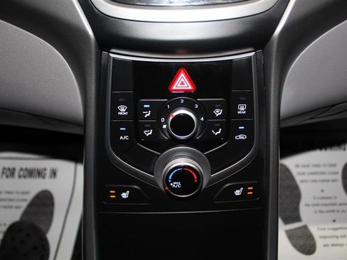 Used 2014 Hyundai Elantra Limited FWD image 21