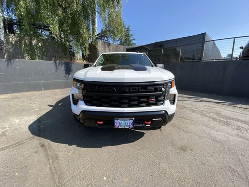 Used 2022 Chevrolet Silverado 1500 Custom Trail Boss AWD/4WD image 9