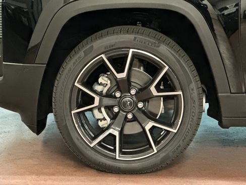 New 2026 Jeep Cherokee Overland w/ Advanced Pro Tech Group AWD/4WD image 25
