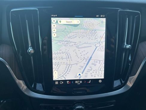 Used 2025 Volvo V60 B5 Cross Country Plus image 22