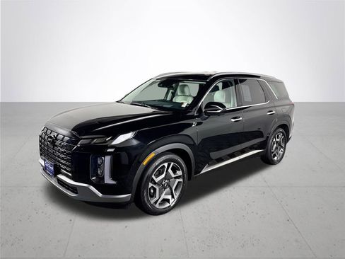 Used 2023 Hyundai Palisade Limited w/ Cargo Package image 2
