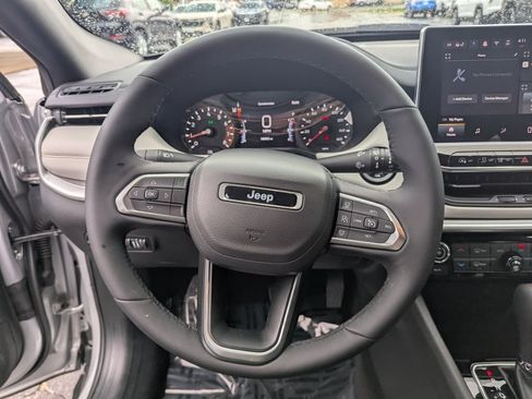 Used 2025 Jeep Compass Limited AWD/4WD image 32