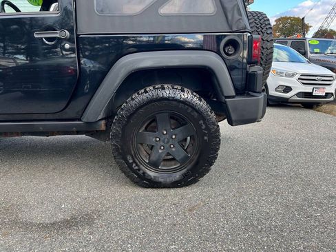 Used 2012 Jeep Wrangler Rubicon w/ PWR Convenience Group AWD/4WD image 24
