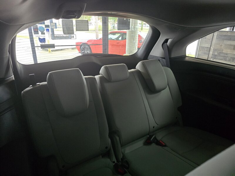 Used 2023 Honda Odyssey EX-L image 16