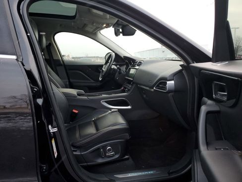 Used 2020 Jaguar F-PACE Prestige image 42