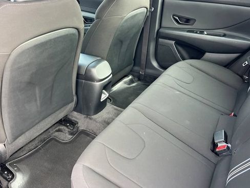 Certified 2025 Hyundai Elantra SEL FWD image 15