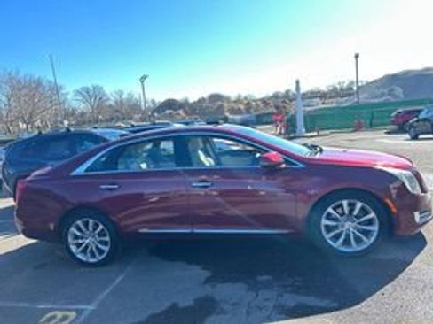 Used 2016 Cadillac XTS Luxury image 4