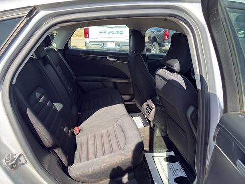 Used 2016 Ford Fusion SE AWD/4WD image 12