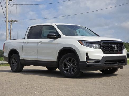 Used 2024 Honda Ridgeline Sport image 1
