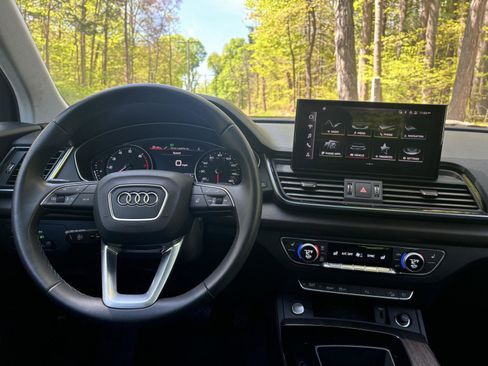 Used 2023 Audi Q5 2.0T Premium w/ Convenience Package AWD/4WD image 29