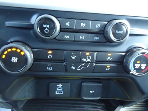 Used 2023 Ford F550 4x4 Regular Cab Super Duty image 19