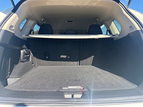 Used 2025 Nissan Rogue S image 22