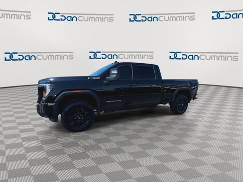 Used 2024 GMC Sierra 2500 AT4 w/ AT4 Preferred Package AWD/4WD image 4