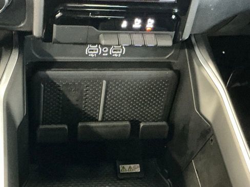 Used 2025 RAM 1500 Big Horn AWD/4WD image 25