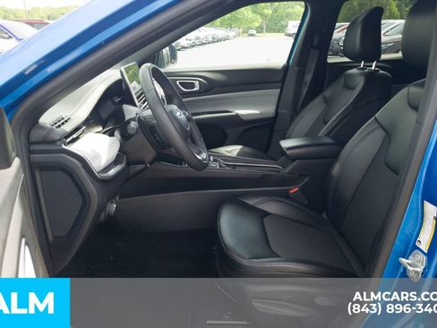 Used 2024 Jeep Compass Latitude AWD/4WD image 15