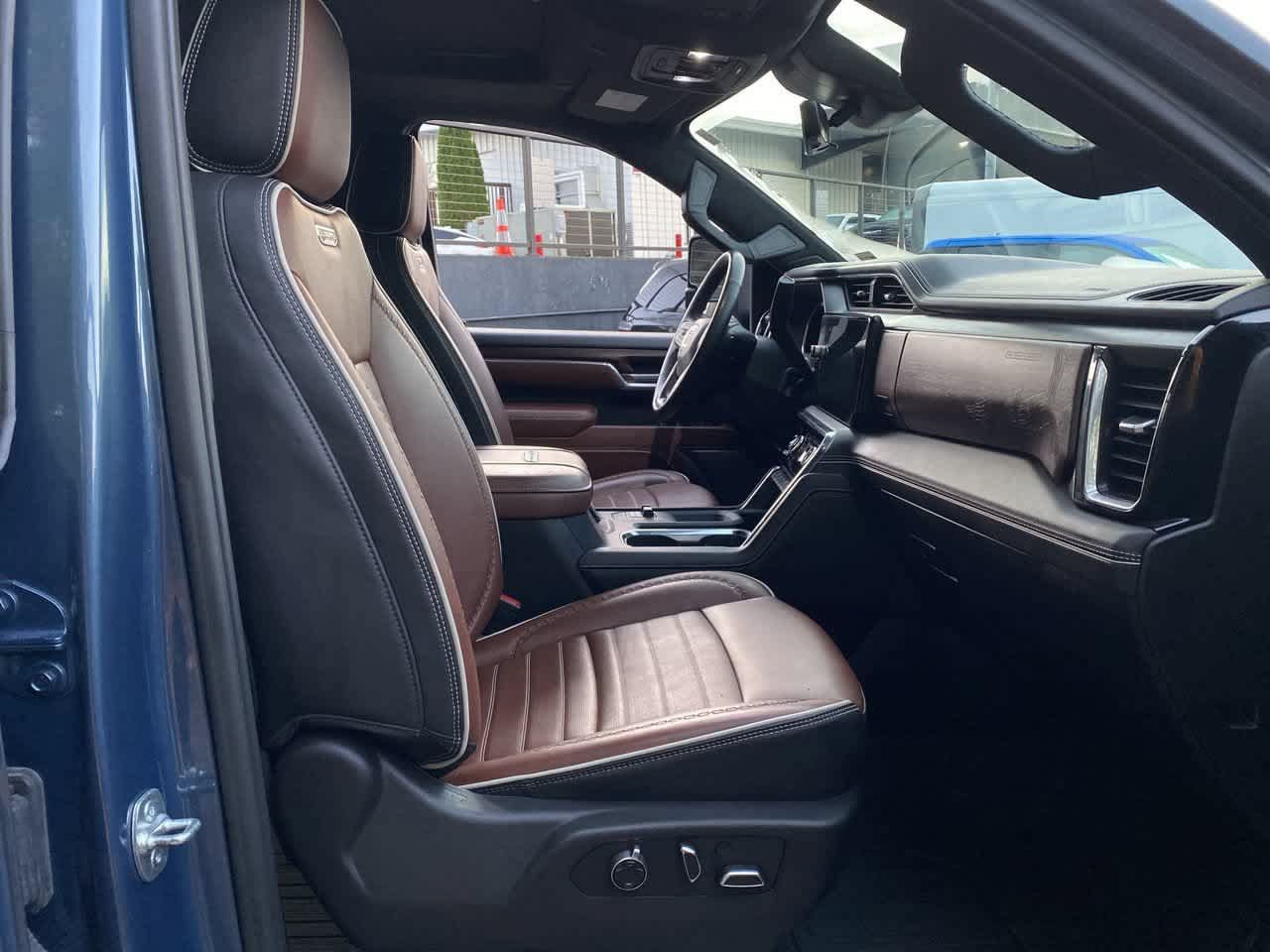 Used 2025 GMC Sierra 3500 Denali Ultimate AWD/4WD image 18