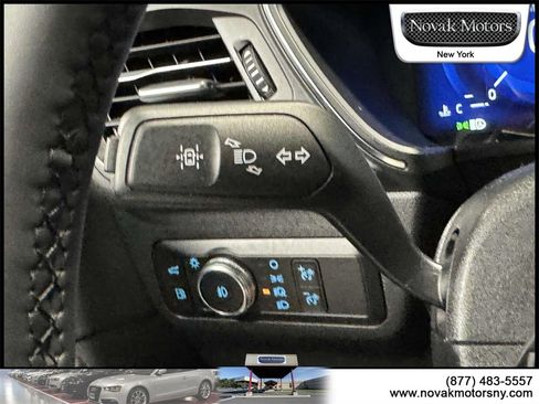 Used 2022 Ford Escape Titanium image 20